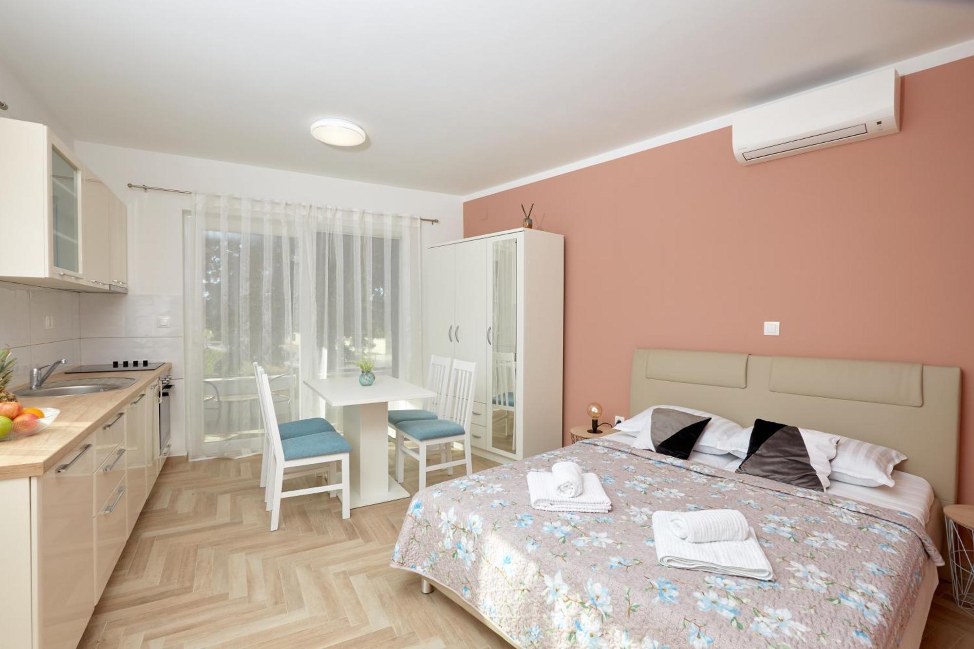 Apartments Nika Turanj Cameră foto